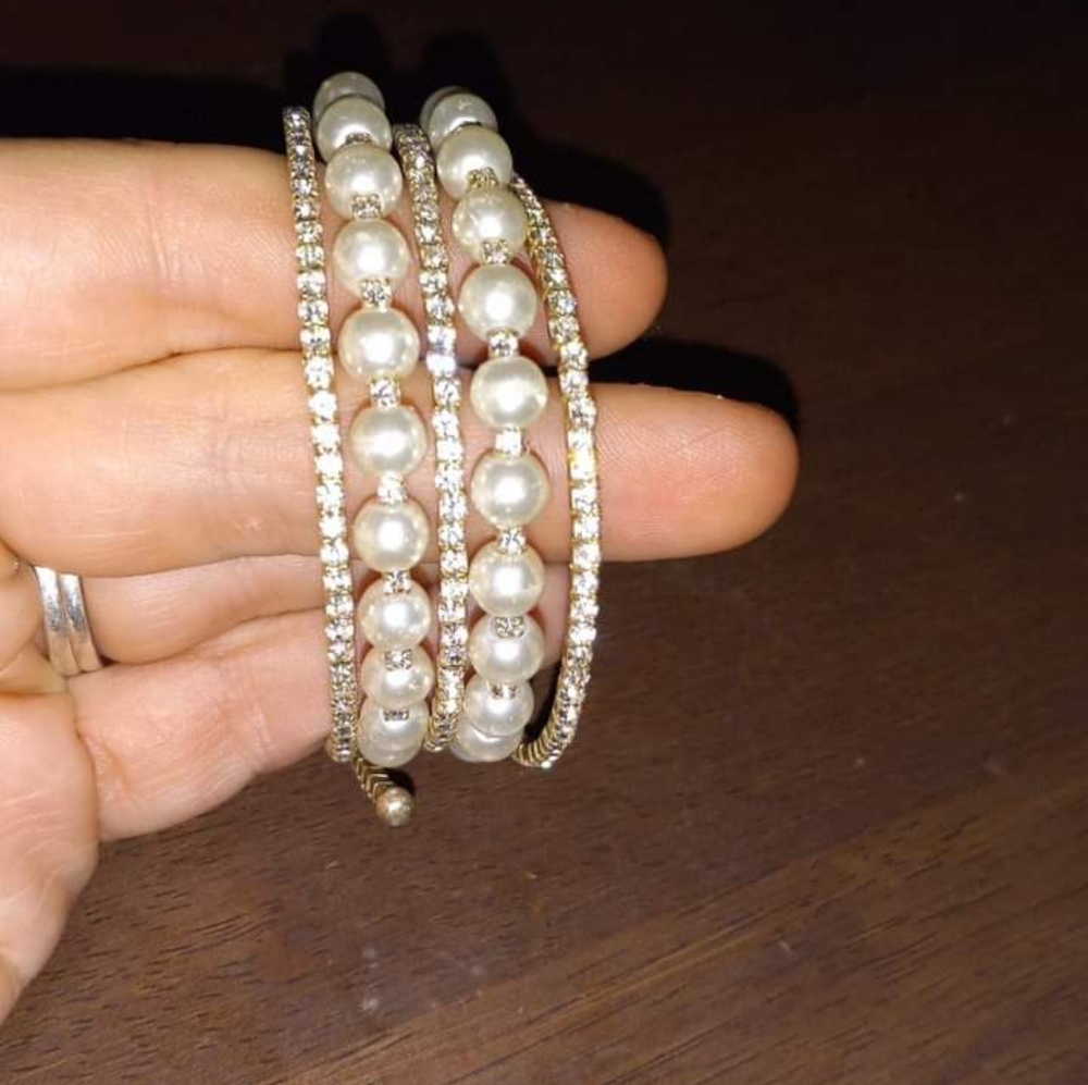 Diamond pearl bracelet